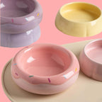 Erhöhter Keramik Fressnapf für Hunde und Katzen, Donut Design, mit abnehmbaren Schalen, 240 ml Futternapf + 240 ml Wasserschale, in Pink, Lila, Gelb