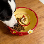 Handgefertigter Keramik Slow Feeder Hunde-/Katzennapf mit Spiral-Puzzle-Design und 3D-Welpenfigur, lebensmittelecht, spülmaschinenfest